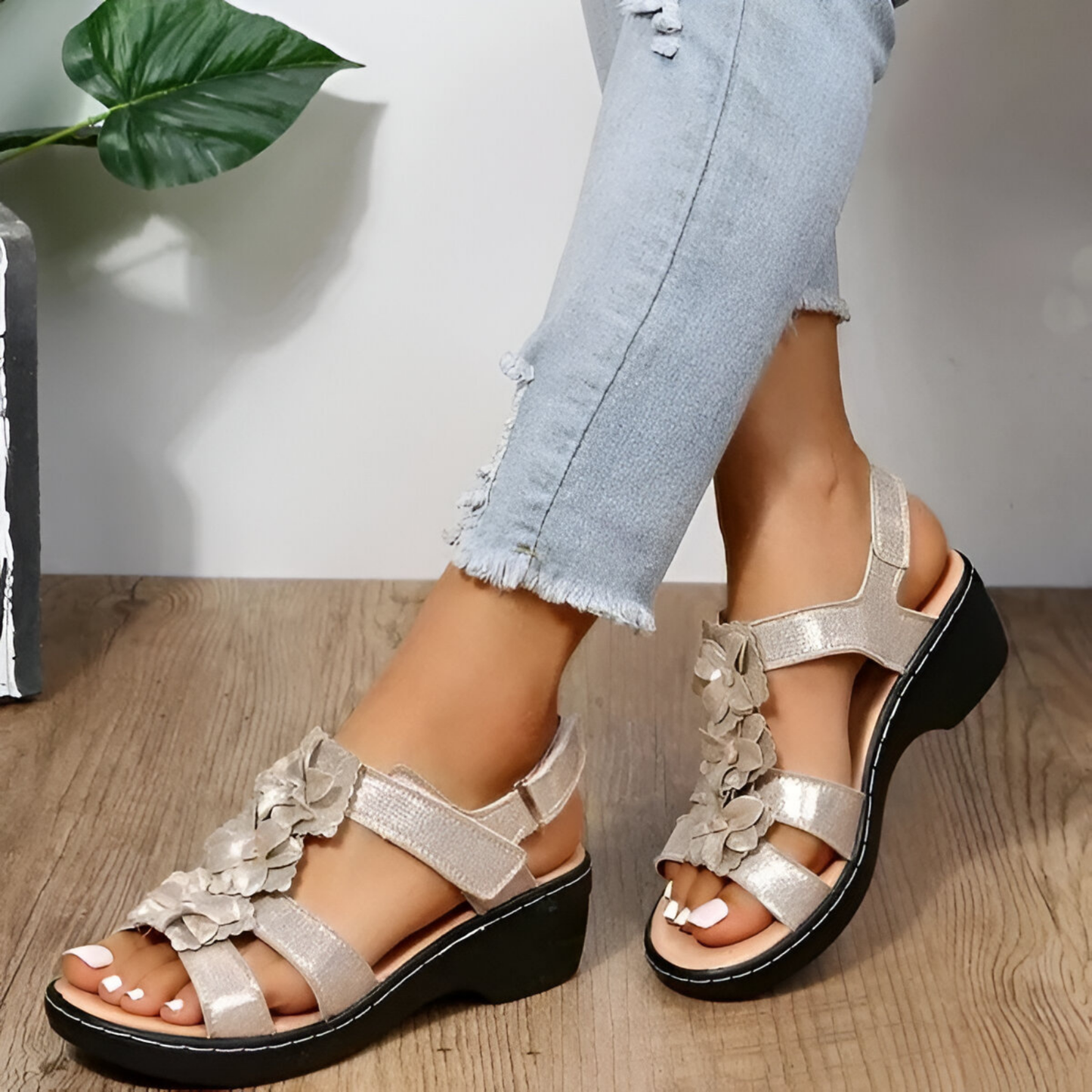 Penélope | Sandalias de cuña con encanto retro y soporte ortopédico.