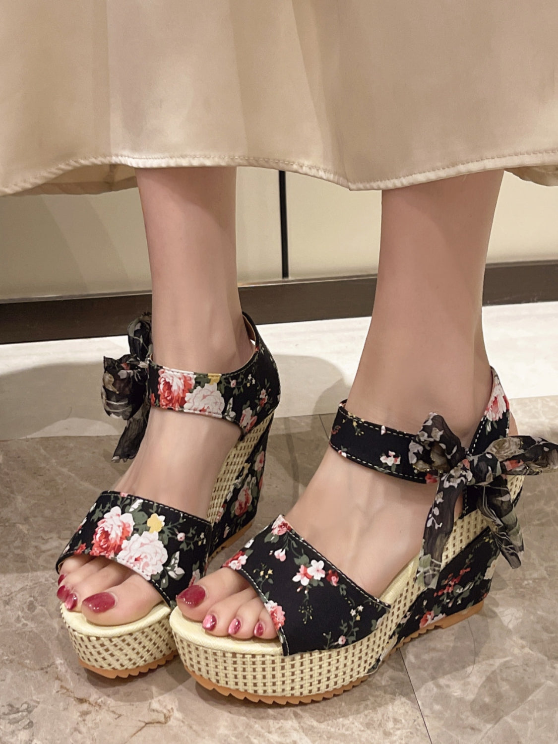 Natalia | Sandalias de tacón alto con cordones florales