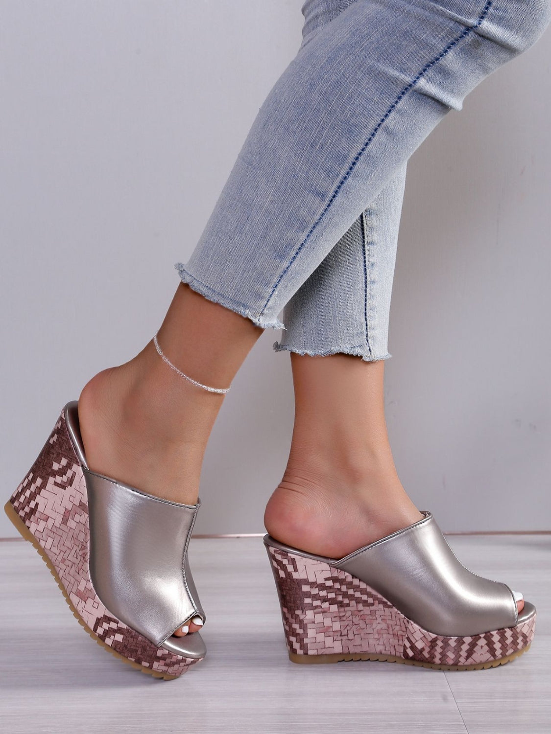 Brigitte | Sandalias de tacón alto fabricadas en piel sintética.