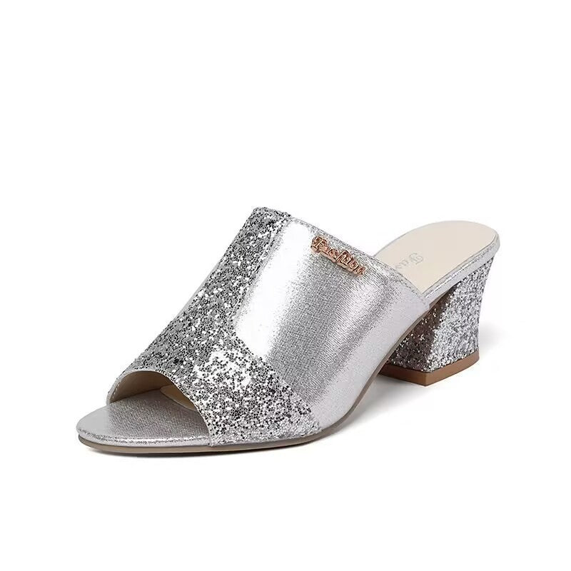 Luz | Sandalias femeninas con lentejuelas brillantes.