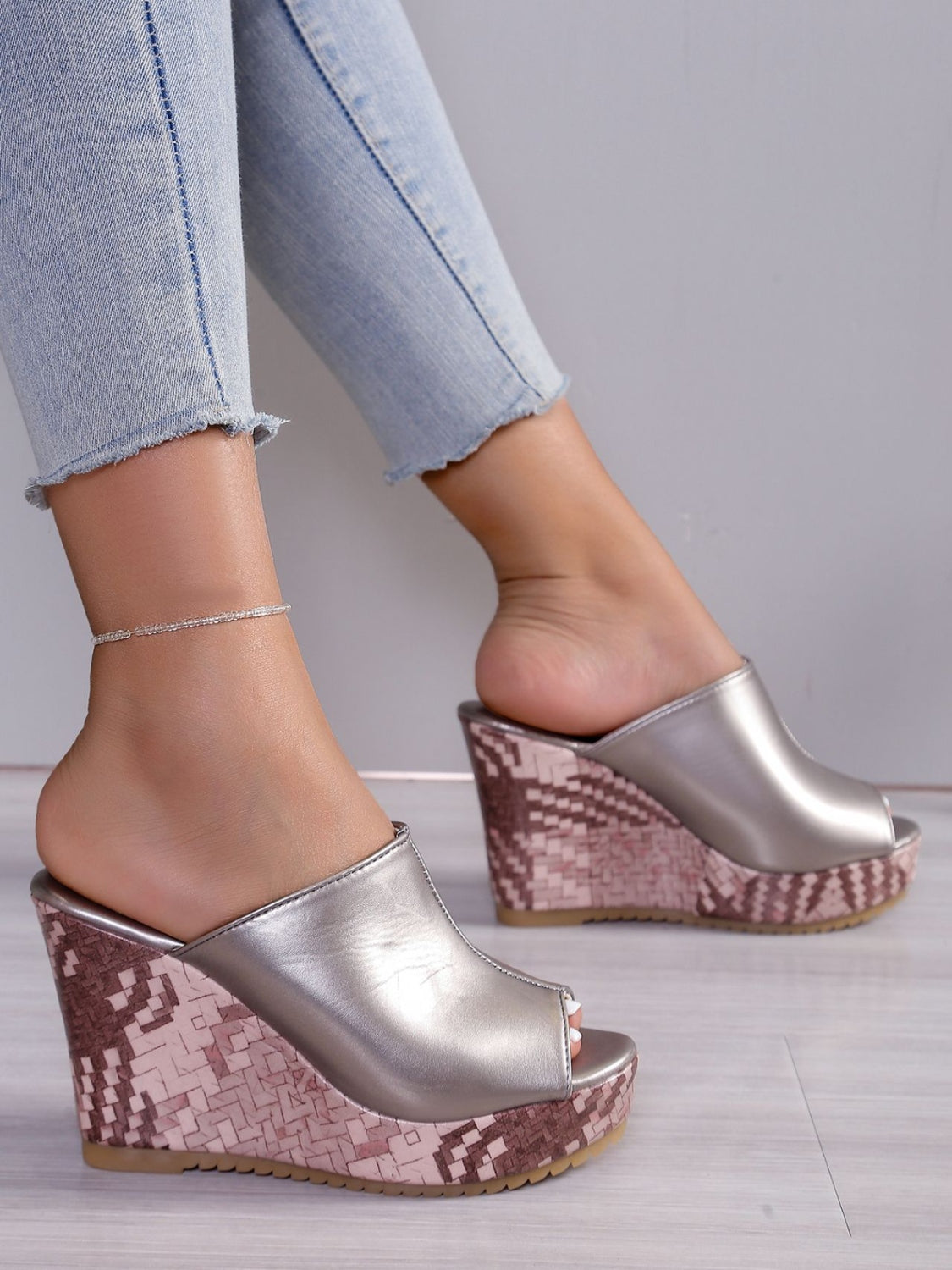 Brigitte | Sandalias de tacón alto fabricadas en piel sintética.