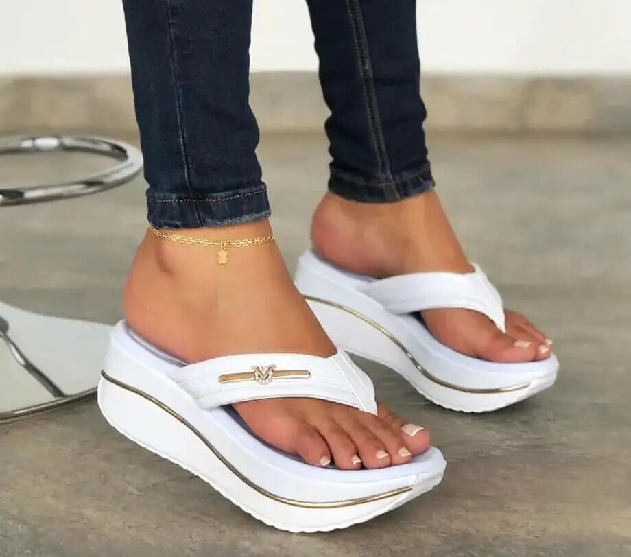 Yara | Sandalias de cuña gruesas y elegantes para mujer.